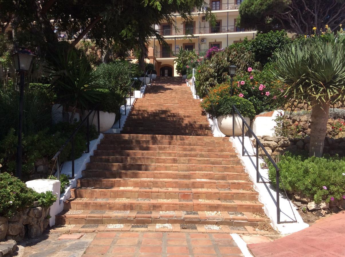 Mansion Alhamar - 2 Bedroom, Frontline Beach, Mountain Views, Full Size Pool, Tennis Courts, Close To Shops, On-Site Bar & Chiringuito Sitio de Calahonda Zewnętrze zdjęcie