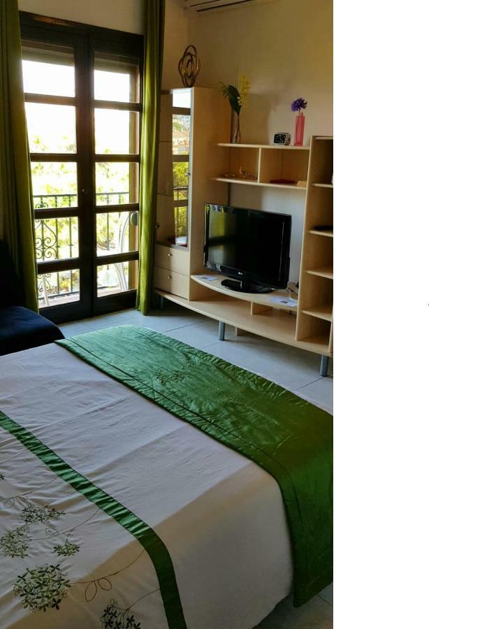 Mansion Alhamar - 2 Bedroom, Frontline Beach, Mountain Views, Full Size Pool, Tennis Courts, Close To Shops, On-Site Bar & Chiringuito Sitio de Calahonda Zewnętrze zdjęcie